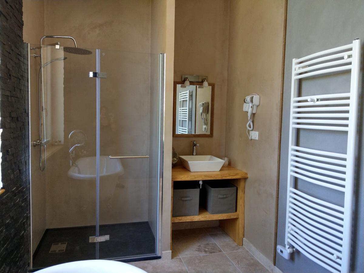 Les Chambres D'Hotes De La Frissonnette Auzelles Ngoại thất bức ảnh