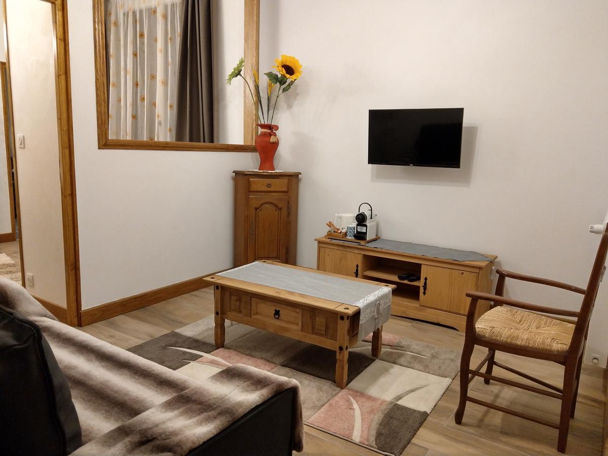 Les Chambres D'Hotes De La Frissonnette Auzelles Ngoại thất bức ảnh