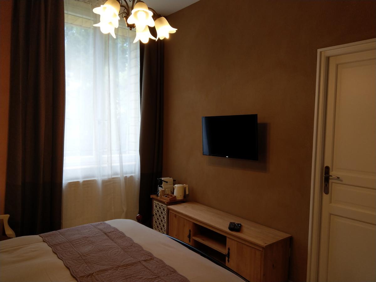 Les Chambres D'Hotes De La Frissonnette Auzelles Ngoại thất bức ảnh