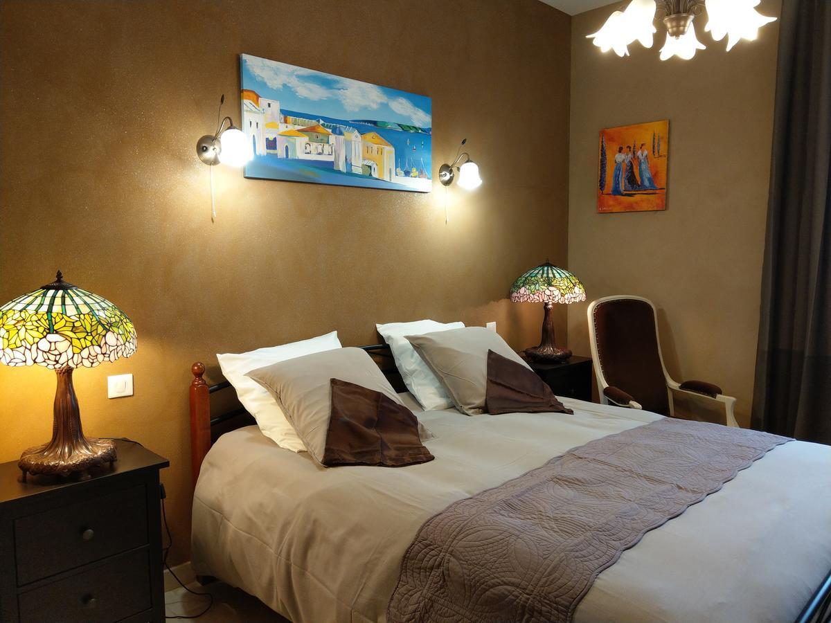 Les Chambres D'Hotes De La Frissonnette Auzelles Ngoại thất bức ảnh