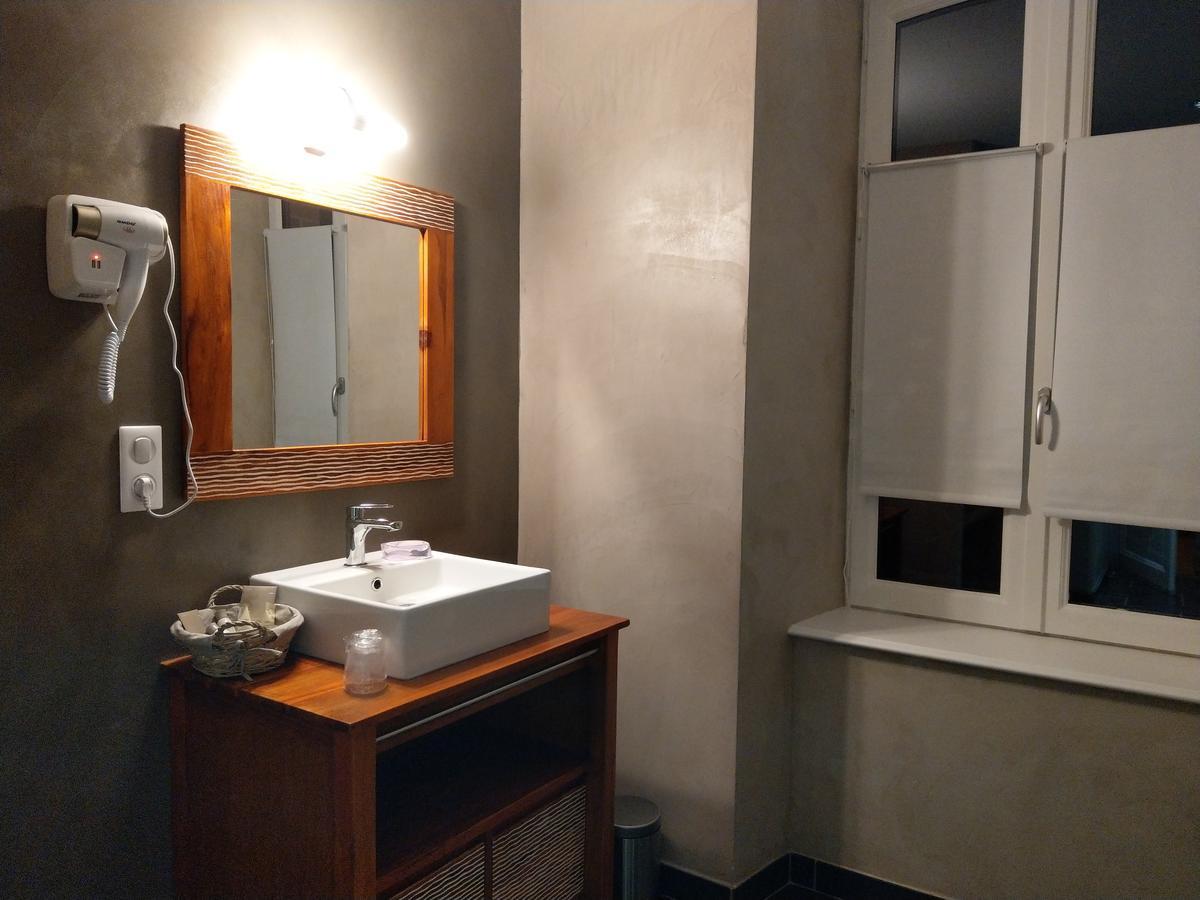 Les Chambres D'Hotes De La Frissonnette Auzelles Ngoại thất bức ảnh