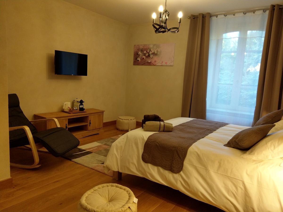 Les Chambres D'Hotes De La Frissonnette Auzelles Ngoại thất bức ảnh
