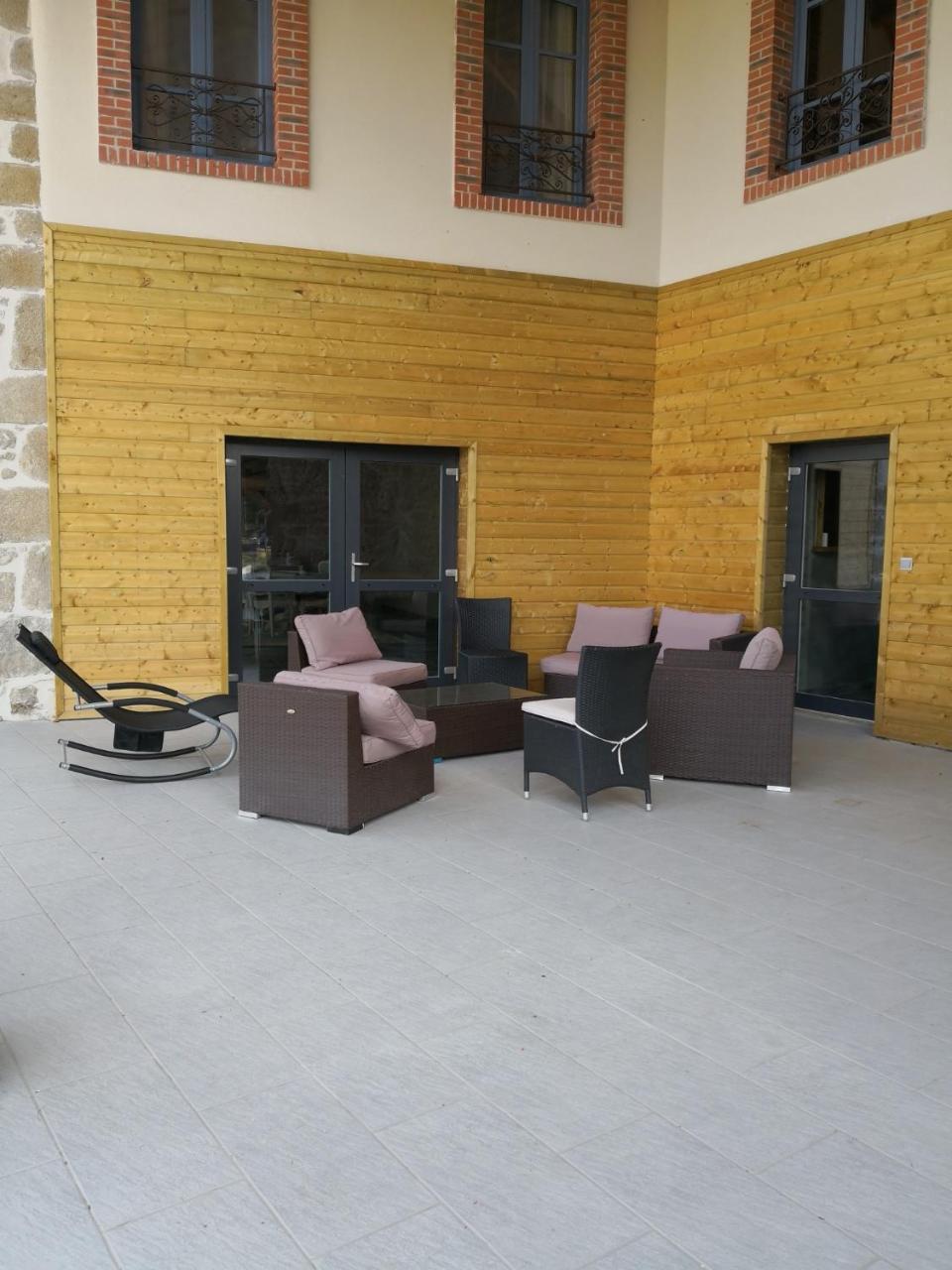 Les Chambres D'Hotes De La Frissonnette Auzelles Ngoại thất bức ảnh
