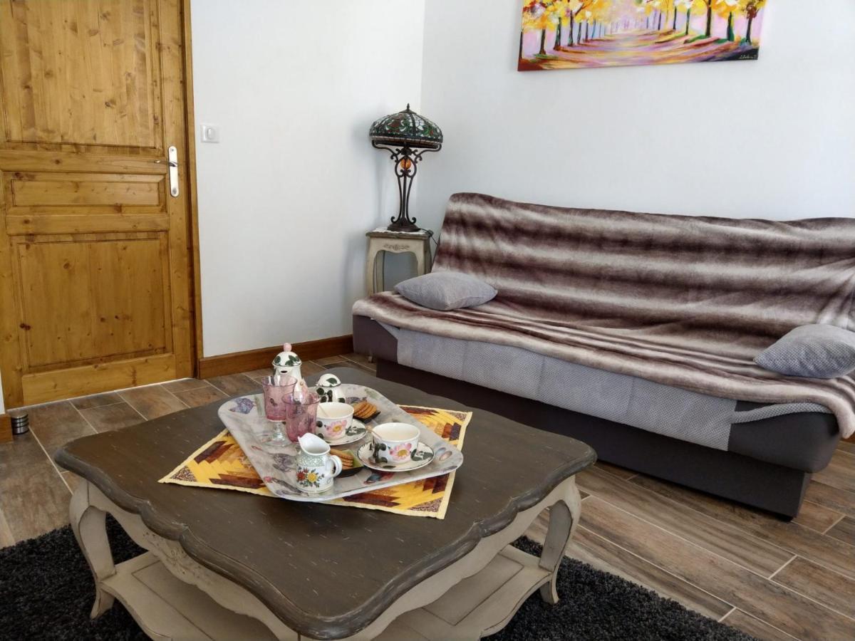 Les Chambres D'Hotes De La Frissonnette Auzelles Ngoại thất bức ảnh